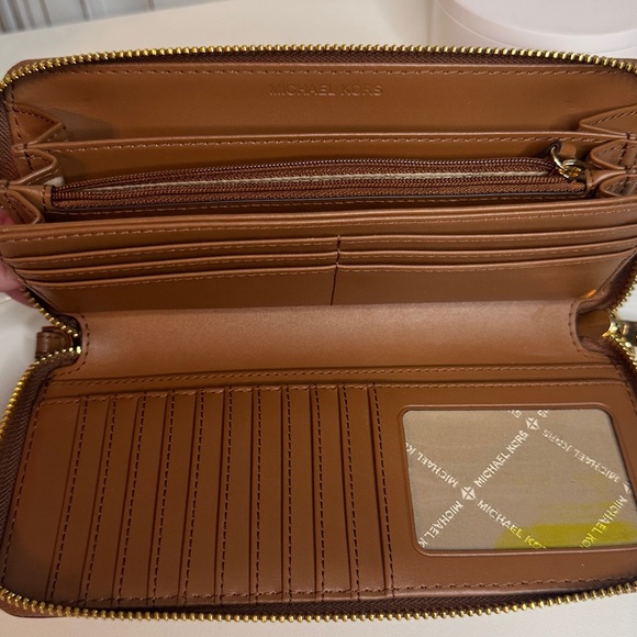 Michael Kors brown Jet Set Travel Large Zip Around Wristlet Wallet - Picture 8 of 8